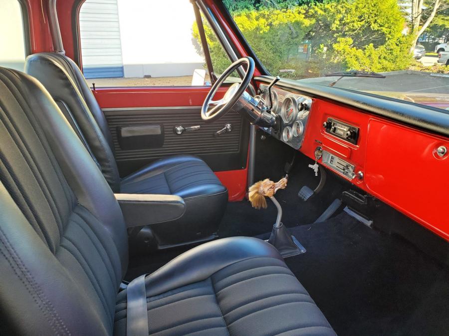 Интерьер Chevrolet K5 Blazer 4x4 Custom 1969 года  (фото 30 из 85)